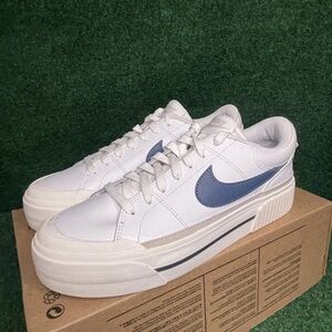 Women’s Nike Court Legacy Lift White/Blue size 8.5